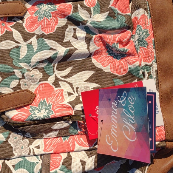 🙀EMMA & CHLOE Bohemian Print Trailmaker Backpack - Picture 1 of 12